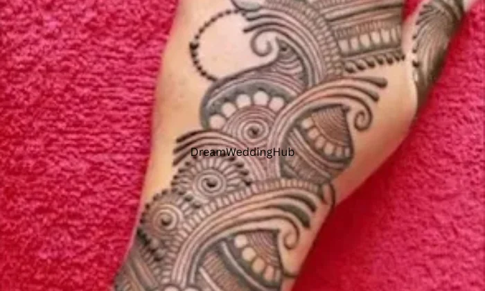 Mehndi  Artist  Uzma